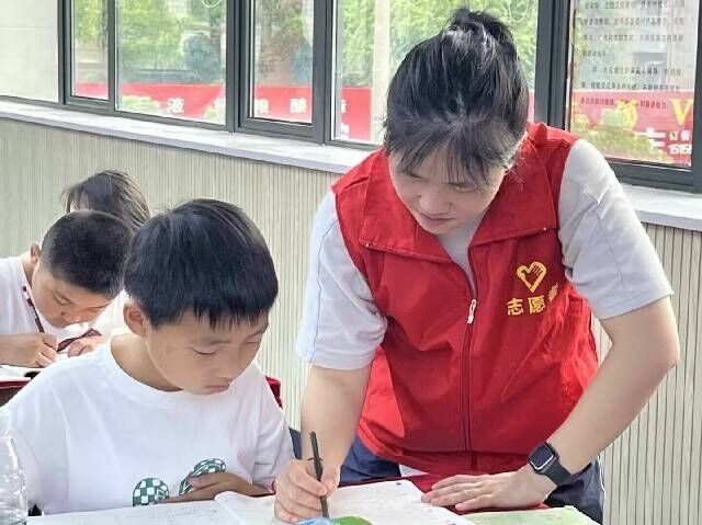學分類知識，樹環(huán)保意識
