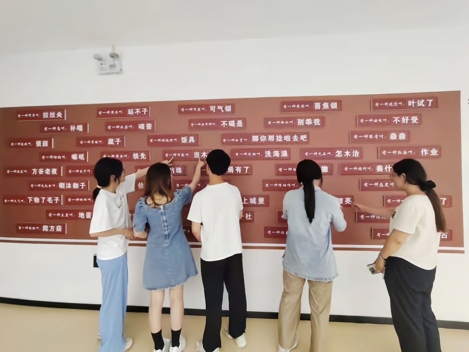 助方言發(fā)展，護傳統(tǒng)文化