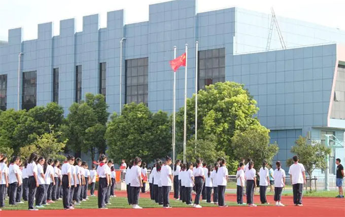 上海第二工業(yè)大學附屬龔路中學