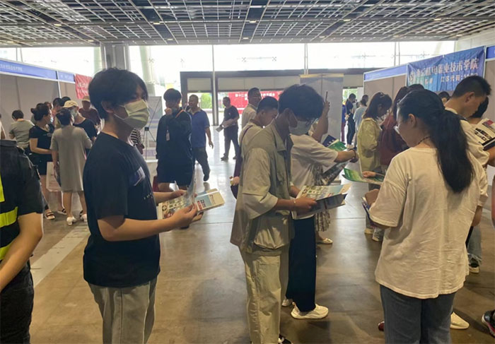 盛夏走金陵，伏月話常紡 ——機電學(xué)院開展“美麗常紡宣傳服務(wù)團”暑期社會實踐