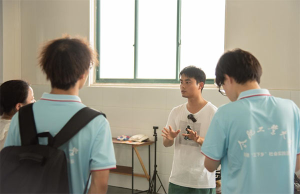 以星火之光，燃振興鄉(xiāng)村之路