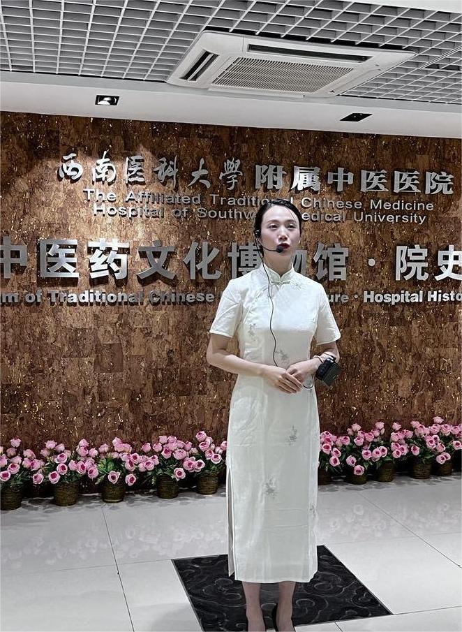 標題：【薪火傳承——探尋中醫(yī)藥發(fā)展和文化傳播】“千年傳承薪火燃，中醫(yī)藥文化永流傳”薪火實踐團探尋西南醫(yī)科大學(xué)附屬中醫(yī)醫(yī)院中醫(yī)藥文化博物館