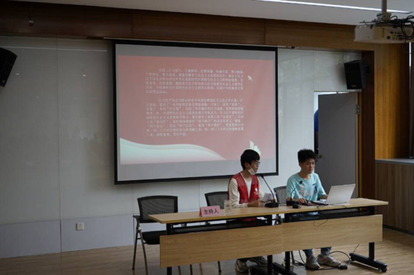 泰院學(xué)子進(jìn)社區(qū):貫徹二十大，奮斗新征程