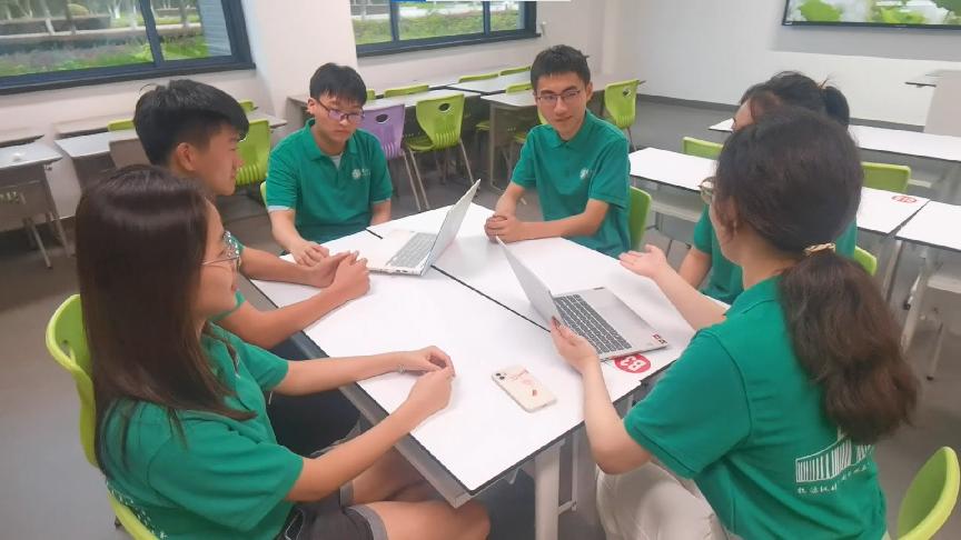 東南大學“逐夢紫煙”暑期實踐隊：兩彈一星神州夢圓，東大少年接力逐天