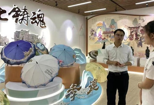 浙理工科藝暑期社會實踐活動走進崧廈鎮(zhèn)——品虞傘文化，鑒傘虞發(fā)展，共育兒童未來
