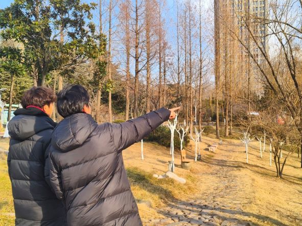 巧繪土地利用，駛?cè)氲吞肌翱燔嚨馈?></a></li></ul>
<ul class=