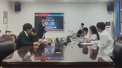 鳴辯論協(xié)會(huì)成功舉辦“我思故我在，我在故我辯”辯論比賽