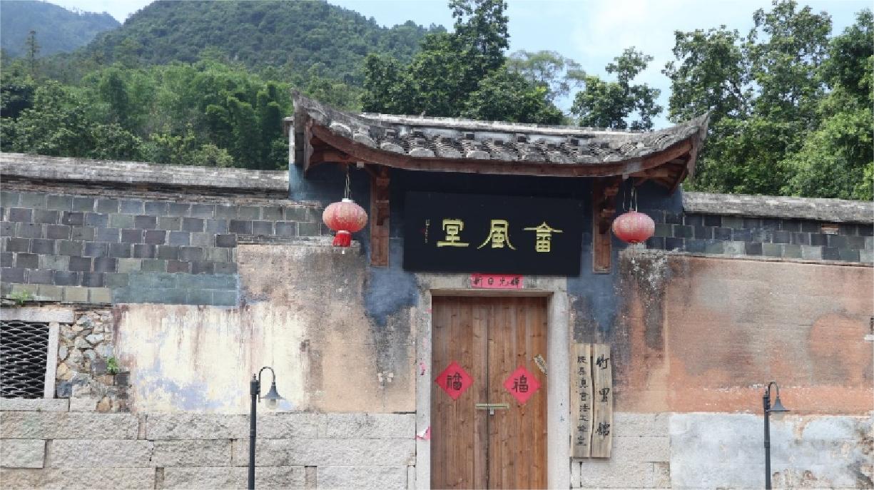 重慶人文 科技學院 | 筆墨留千秋，傳承千年文化之美