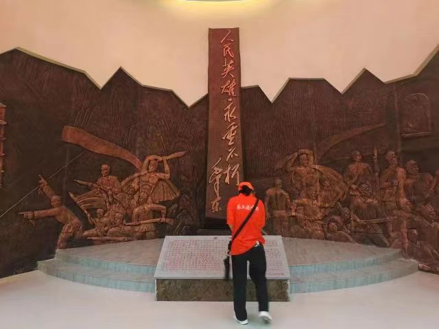 不忘歷史，踐行初心