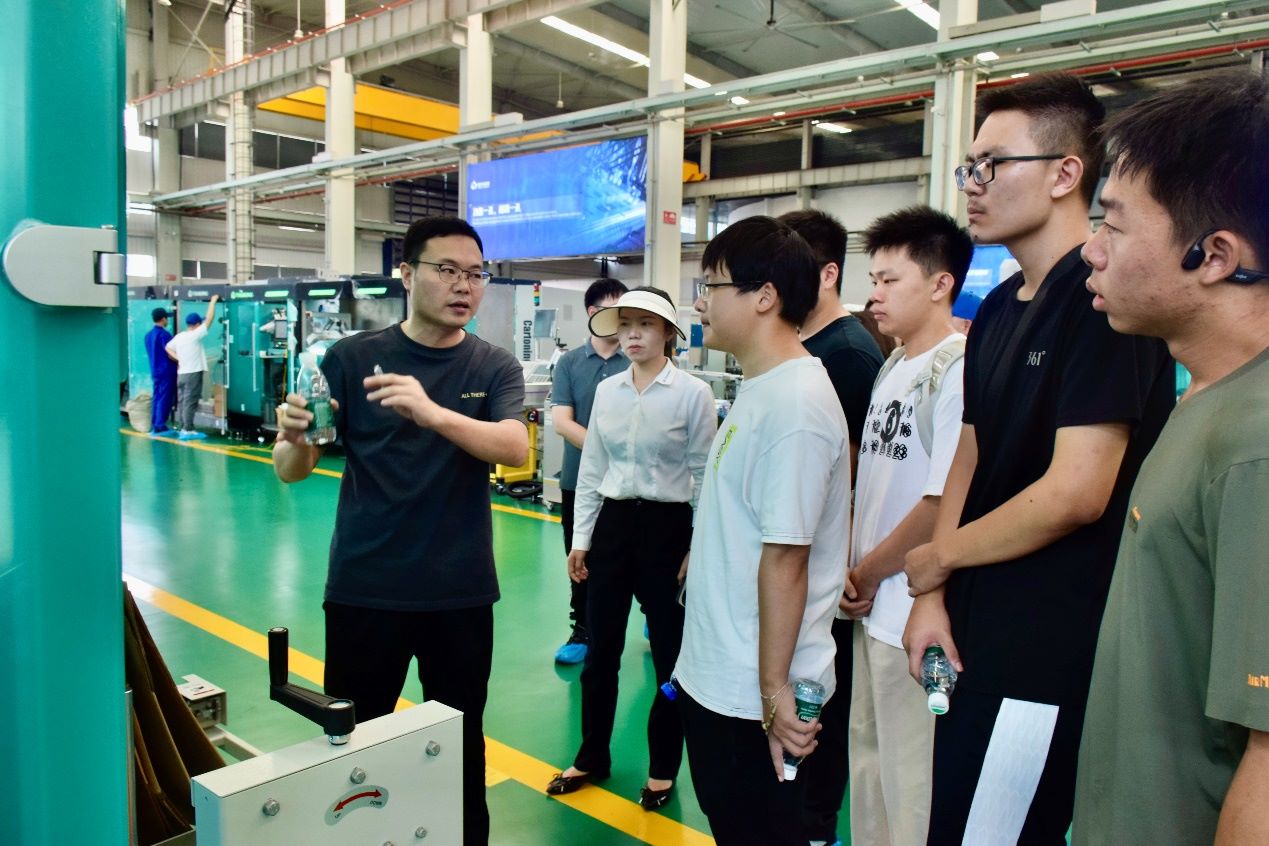 中南大學鄧迪國際學院社會實踐隊赴楚天科技公司調(diào)研：科技創(chuàng)新引領節(jié)能減排新篇章