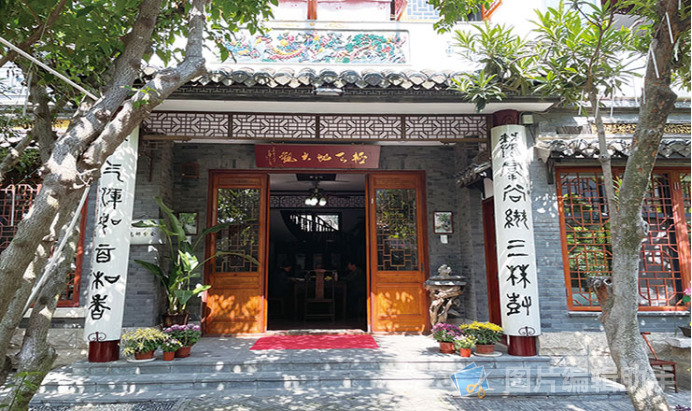 南財(cái)學(xué)子三下鄉(xiāng) 悠悠文墨貫古今，雅韻梅園香如故