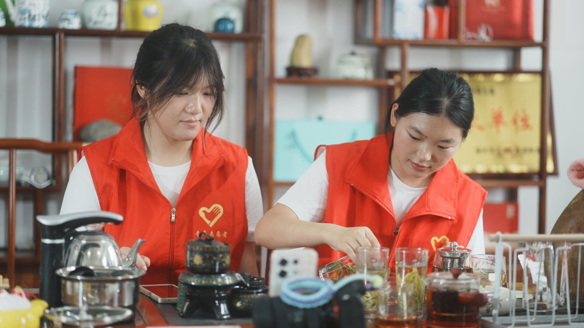 擇一處清幽，赴一場(chǎng)茶會(huì)——零碳鄉(xiāng)村·HUA廢為保鄉(xiāng)村振興青年實(shí)踐團(tuán)暑期