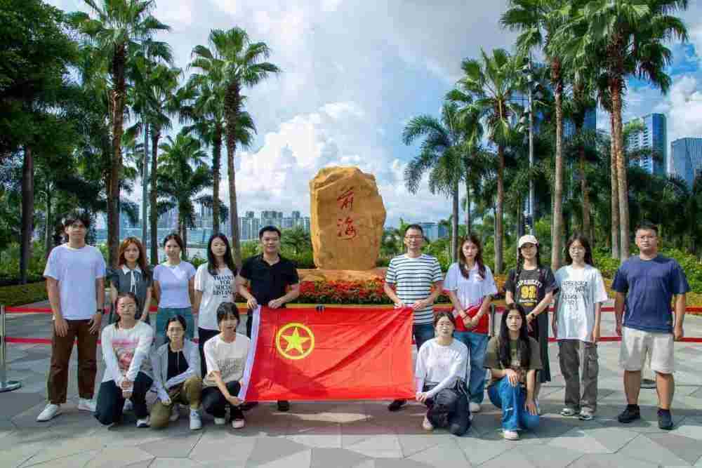 追尋領(lǐng)袖足跡，感悟真理力量