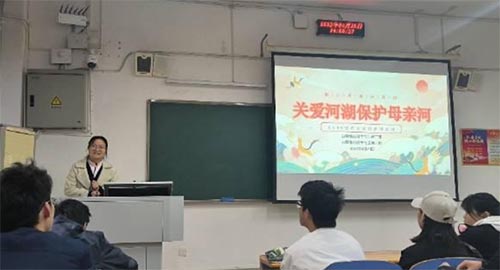 “關(guān)愛河湖，保護(hù)母親河”團(tuán)日活動(dòng)