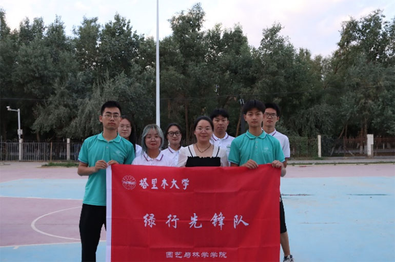 深入社區(qū)基層環(huán)境，躬身踐行清掃衛(wèi)生