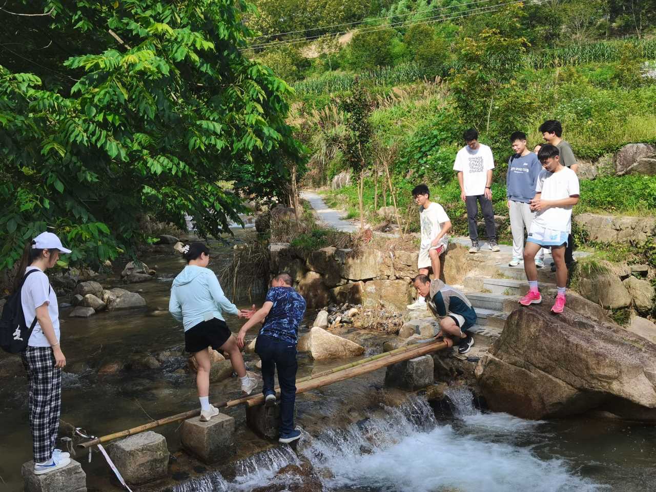 南財學(xué)子三下鄉(xiāng)：走進(jìn)績溪核桃，助力產(chǎn)業(yè)騰飛
