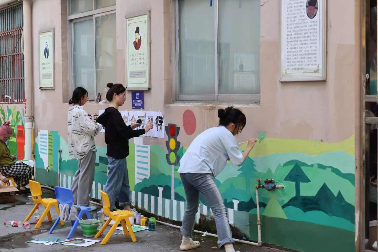 藝啟·未來 —浙江工商大學(xué)藝術(shù)設(shè)計學(xué)院赴溫州市甌海區(qū)暑期社會實踐團(tuán)隊聚力創(chuàng)建鄉(xiāng)村新風(fēng)貌
