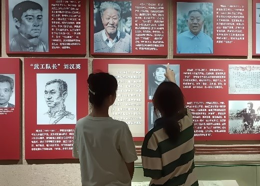 曲園學(xué)子重踏紅色足跡，再尋沂蒙記憶