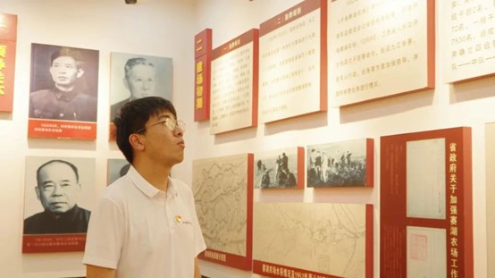 江西軟件職業(yè)技術(shù)大學(xué)黨委宣傳部記者團(tuán)逐夢(mèng)遠(yuǎn)航暑期社會(huì)實(shí)踐隊(duì)赴瑞昌市開展暑期“三下鄉(xiāng)”社會(huì)實(shí)踐活動(dòng)
