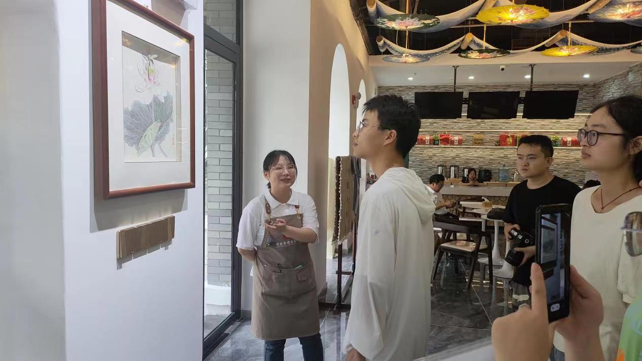 感受民族文化，共建民族團(tuán)結(jié)