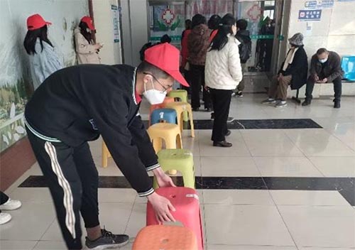 文法學(xué)院舉辦“關(guān)愛老人健康，打造溫馨社會”志愿服務(wù)活動