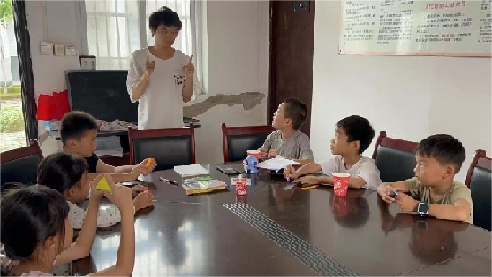 以青春之火，點(diǎn)亮鄉(xiāng)村教育之光