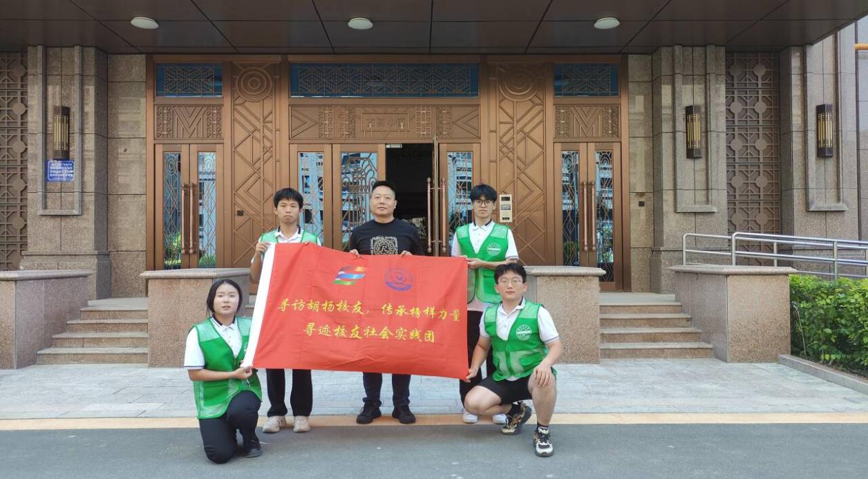 塔里木大學三下鄉(xiāng)：尋訪胡楊校友，傳承榜樣力量