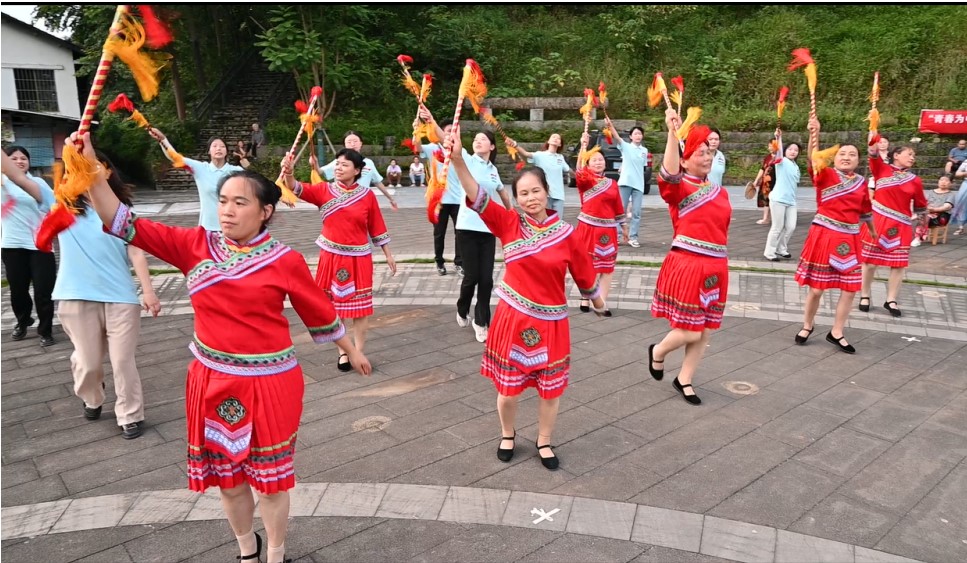 多彩課堂進鄉(xiāng)村，文化振興有你我